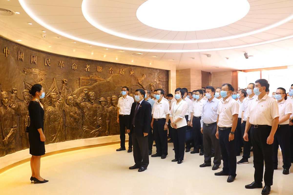 广ä¸ç使¿åå乡建设å
èµ´ä¸å
±ä¸å¤§ä¼å纪念é¦å¼å±å
å²å¦ä¹ æè²ä¸»é¢å
æ¥æ´»å¨.jpg